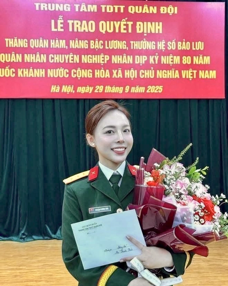 Ngắm bộ ảnh 'hoa khôi bắn súng' Phí Thanh Thảo tại SEA Games 33 - Ảnh 8.