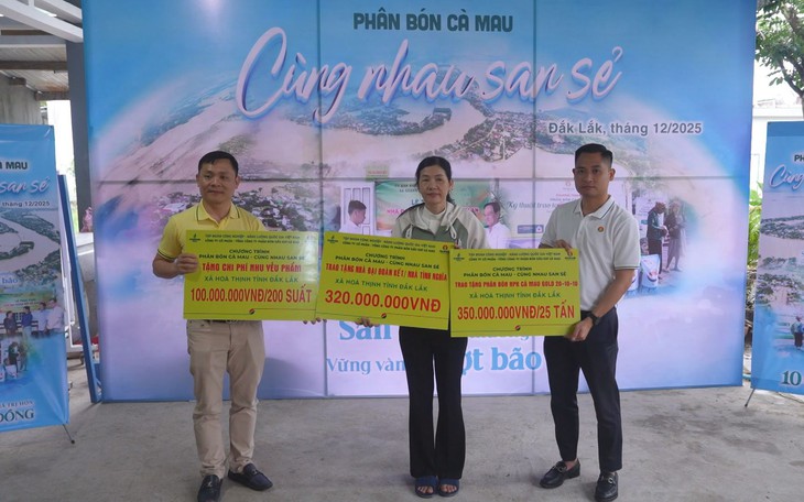 Báo Tuổi Trẻ cùng bạn đọc tài trợ tiền xây công trình hỗ trợ học tập cho học sinh ở Hà Tĩnh - Ảnh 2.