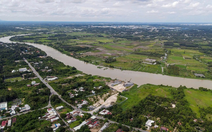 UBND TP.HCM: Xử nghiêm các chủ đầu tư, ban quản lý làm chậm tiến độ giải ngân đầu tư công - Ảnh 2.