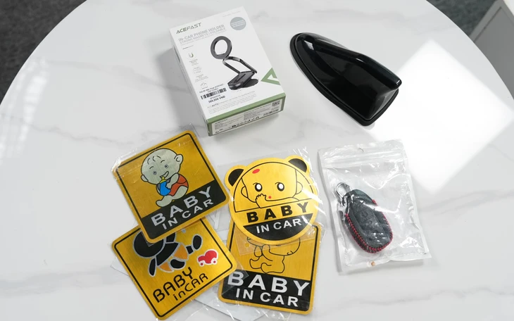 'Bóc' phụ kiện ô tô mua online: Món đáng đồng tiền, món chỉ để ngắm - Ảnh 3.