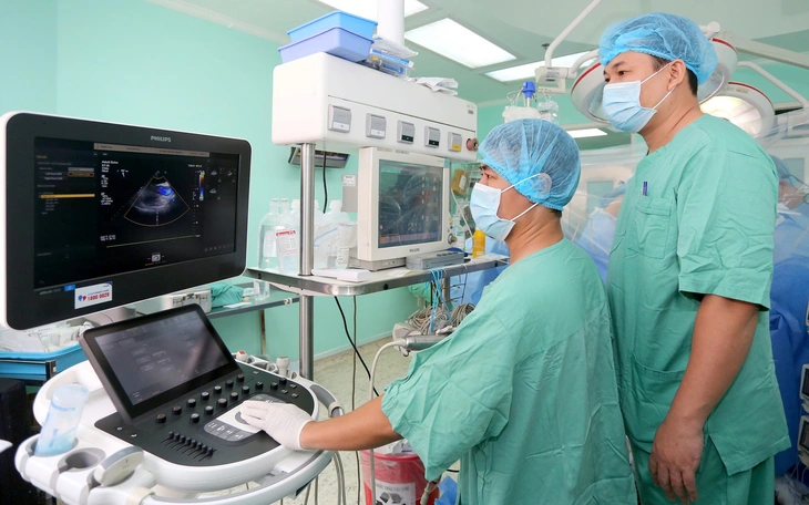 Ca ghép tim xuyên Việt cứu sống bệnh nhi ngày đầu xuân - Ảnh 2.