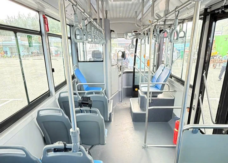 Ngày mai, tuyến buýt điện đầu tiên ở Côn Đảo 'lăn bánh' kết nối nhiều địa điểm - Ảnh 2.