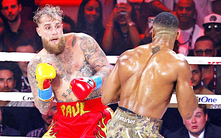 Cựu vô địch quyền anh thế giới bị cáo buộc đấm cảnh sát - Ảnh 3.