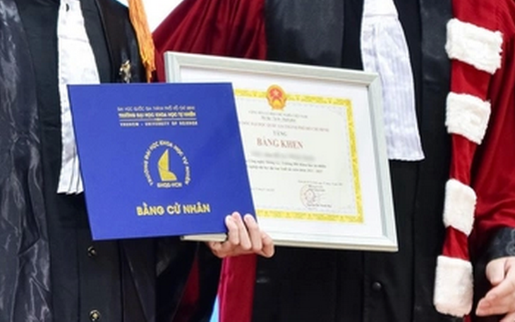 Nhiều doanh nghiệp 'đóng cửa' tuyển dụng, sa thải nhóm sinh viên mới ra trường - Ảnh 2.