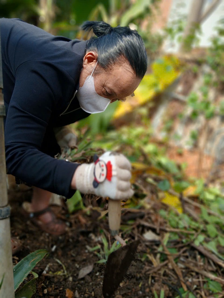 Những chuyến tăng ca cuối năm kiếm tiền về quê đón Tết - Ảnh 1.