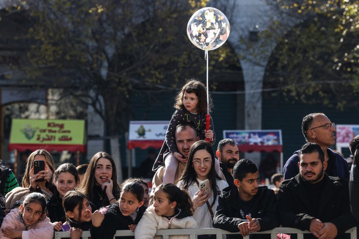 Bethlehem đón Giáng sinh trong an bình lần đầu kể từ khi chiến sự bùng nổ ở Dải Gaza - Ảnh 4.