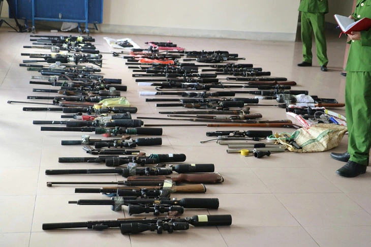 Hình ảnh kho súng, đạn của ổ nhóm buôn bán súng liên tỉnh qua mạng xã hội - Ảnh 6.