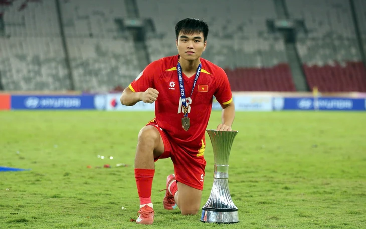 U23 Việt Nam lên đường đi Qatar tập huấn - Ảnh 2.