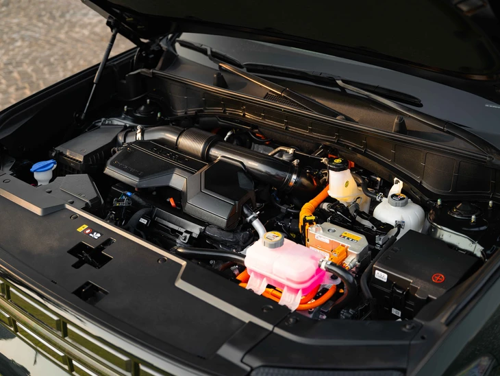 Hyundai Santa Fe Hybrid - Ảnh 2.
