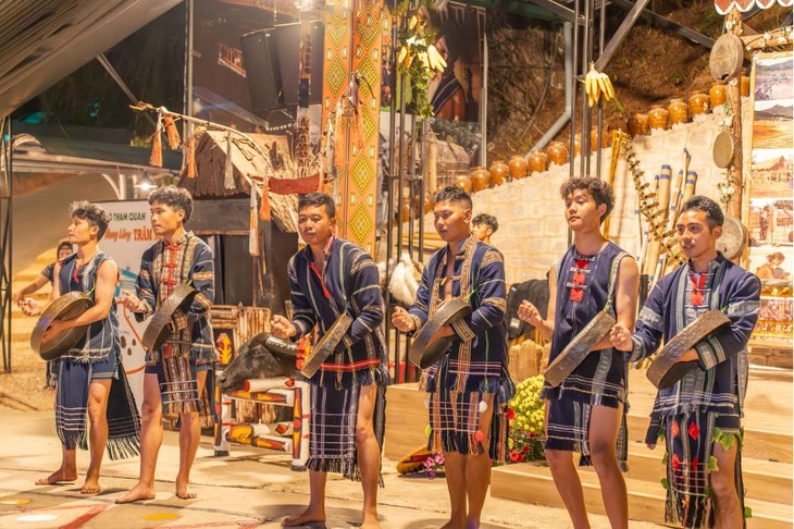 cồng chiêng - Ảnh 5.