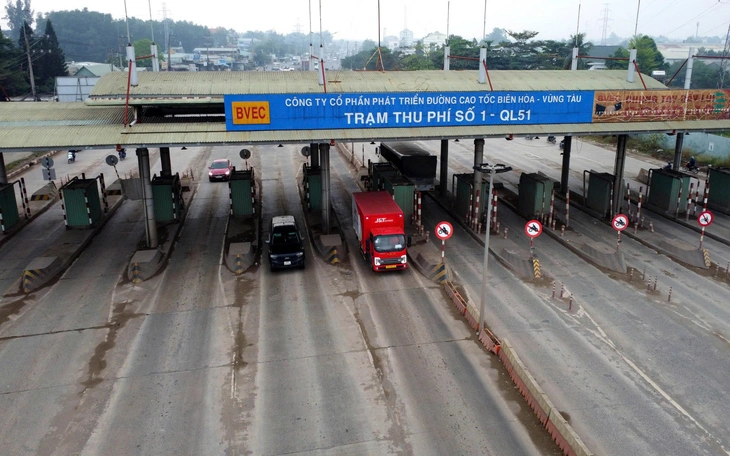 Đề nghị dỡ 3 trạm thu phí trên quốc lộ 51: Chủ đầu tư nói 'nợ ngân hàng nên không thể tự ý tháo dỡ' - Ảnh 4.
