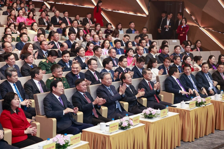 Tổng Bí thư Tô Lâm: Đại hội Đảng lần thứ XIV đứng trước thời điểm lịch sử tạo ra kỳ tích mới - Ảnh 2.