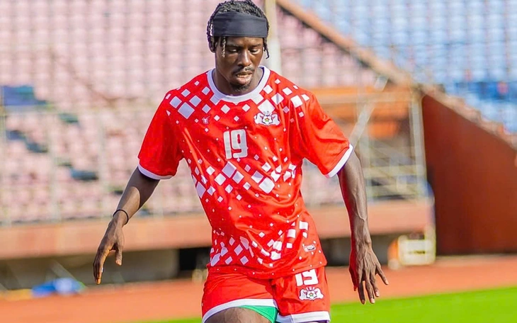 Casemiro ngơ ngác khi bị thay ra ở Ngoại hạng Anh - Ảnh 3.