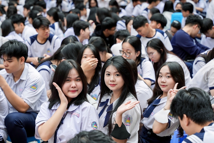 Tuyển sinh 2026: Nhiều trường ngưng tuyển khối A, C - Ảnh 1. tuyển sinh - Ảnh 1.