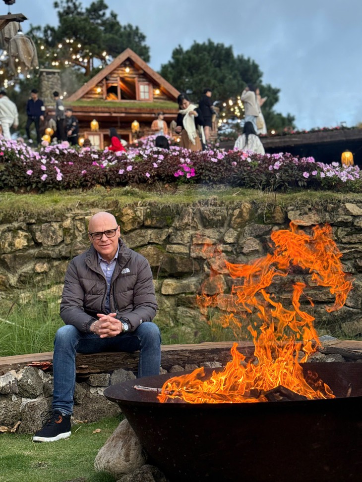 Khách Tây: Đừng đến Việt Nam nếu bạn không muốn quyến luyến không rời - Ảnh 4.