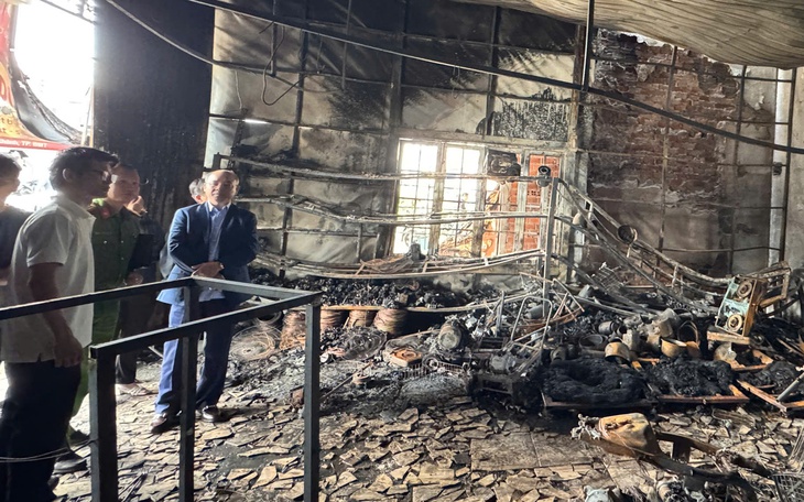 Công an kể lại 5 phút đục tường, đưa 5 nạn nhân trong vụ cháy ra ngoài - Ảnh 6.