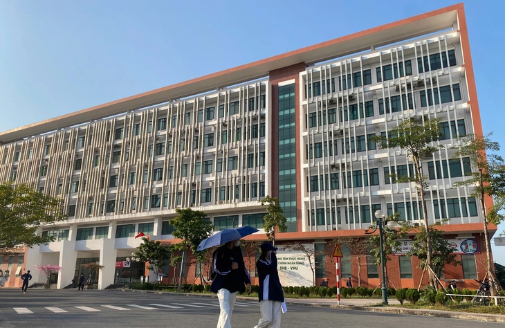 Làm gì để dời trường đại học ra ngoại thành? - Ảnh 4. Làm gì để dời trường đại học ra ngoại thành? - Ảnh 3.