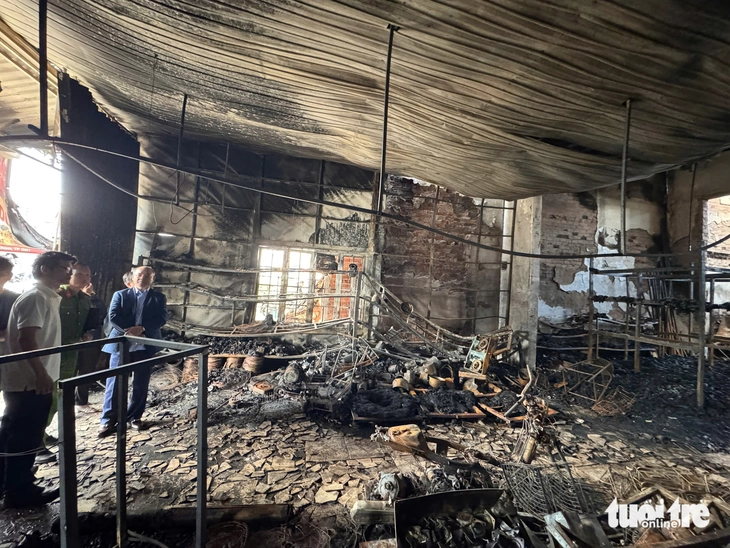 Cháy nhà 4 người chết ở Đắk Lắk: Bé 1 tháng tuổi sống sót nhờ người cha quấn khăn ướt ôm chặt  - Ảnh 5.