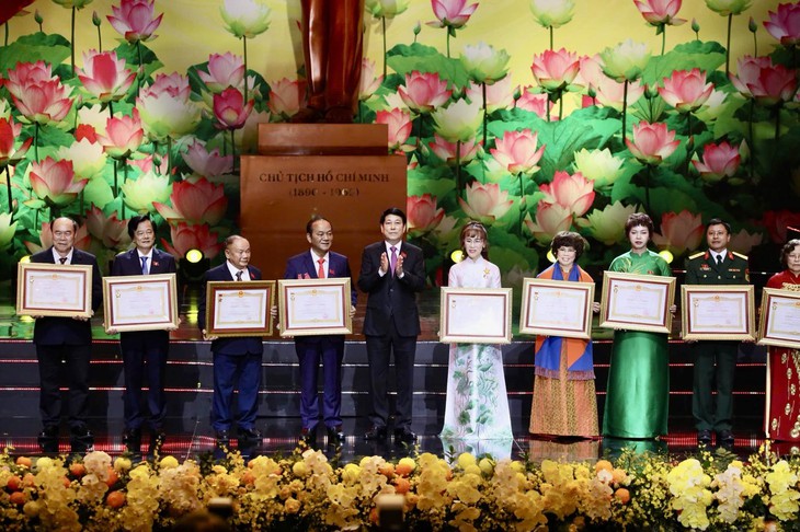 Tiến sĩ Nguyễn Thị Phương Thảo nhận danh hiệu Anh hùng Lao động - Ảnh 2.