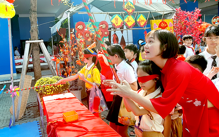 Một trường cho sinh viên về quê nghỉ Tết Nguyên đán 5 tuần - Ảnh 2.