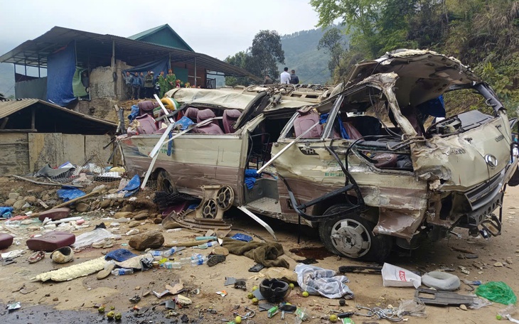 Nạn nhân bị thương nặng nhất trong vụ lật xe ở Lào Cai có chuyển biến tích cực - Ảnh 3.