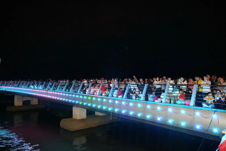 Lễ hội văn hóa sông nước - Ảnh 3.