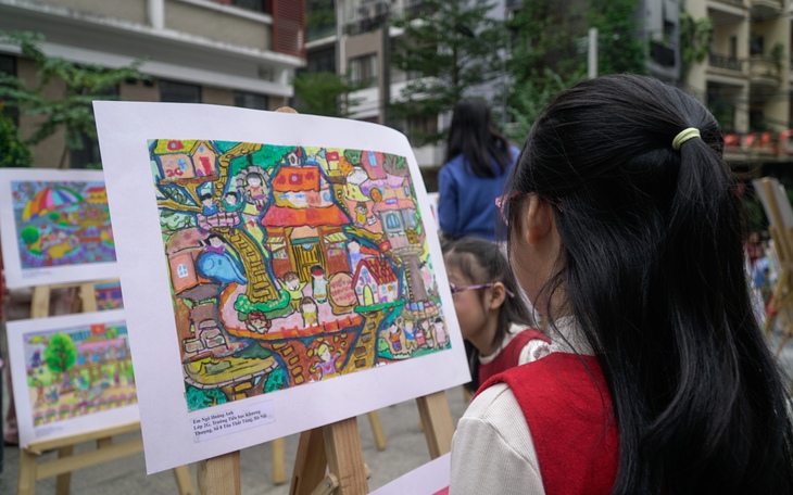 Chiêm ngưỡng bức bích họa khổng lồ ‘Mona Lisa xứ Mỹ Latinh’, vẽ từ 100.000 nắp chai nhựa - Ảnh 2.