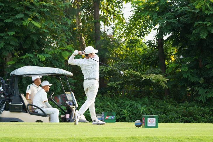 hole in one - Ảnh 2.