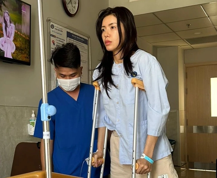 Siêu mẫu Minh Tú năm 2025: Nhập viện 4 lần, nợ nửa tỉ - Ảnh 1.