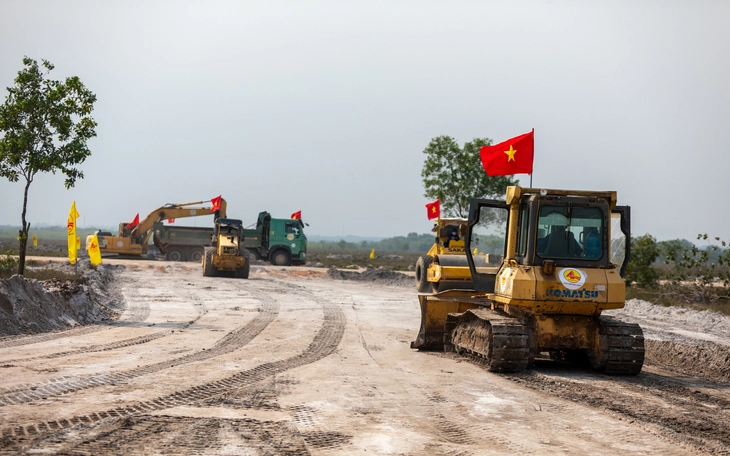 Còn nhiều gói thầu dang dở, sân bay Quảng Trị liệu có kịp mốc khai thác 7-2026? - Ảnh 5.