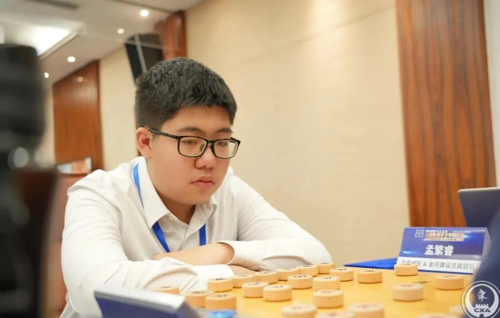 Kỳ thủ 17 tuổi vươn lên đứng đầu làng cờ tướng đỉnh cao - Ảnh 1.