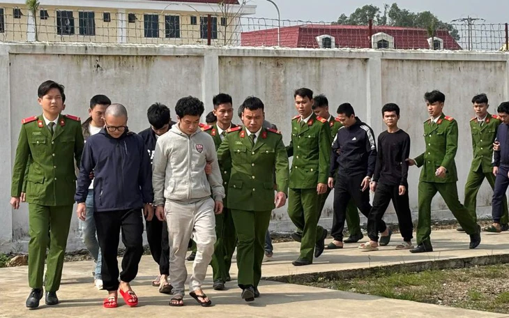 Nhóm người nước ngoài đặt 'đại bản doanh' trong khu đô thị ở Việt Nam để lừa đảo qua mạng - Ảnh 6.