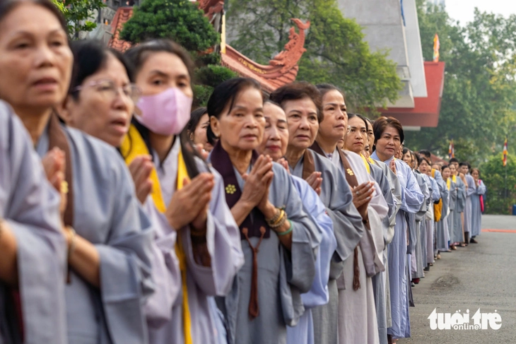 An vị vĩnh viễn xá lợi trái tim Bồ tát Thích Quảng Đức tại Việt Nam Quốc Tự - Ảnh 6. Lễ an vị vĩnh viễn xá lợi trái tim Bồ tát Thích Quảng Đức tại Việt Nam Quốc Tự - Ảnh 6.