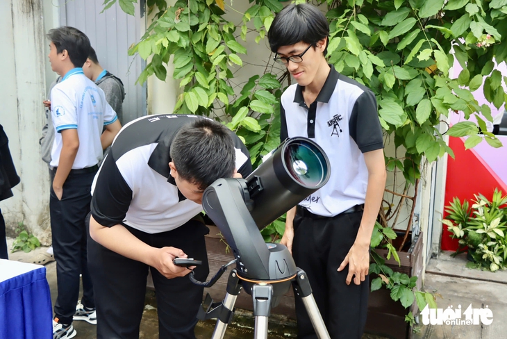 Check-in bằng AI, robot trình diễn công nghệ tạo dấu ấn tại Đại hội Đoàn TP.HCM lần thứ I - Ảnh 6.