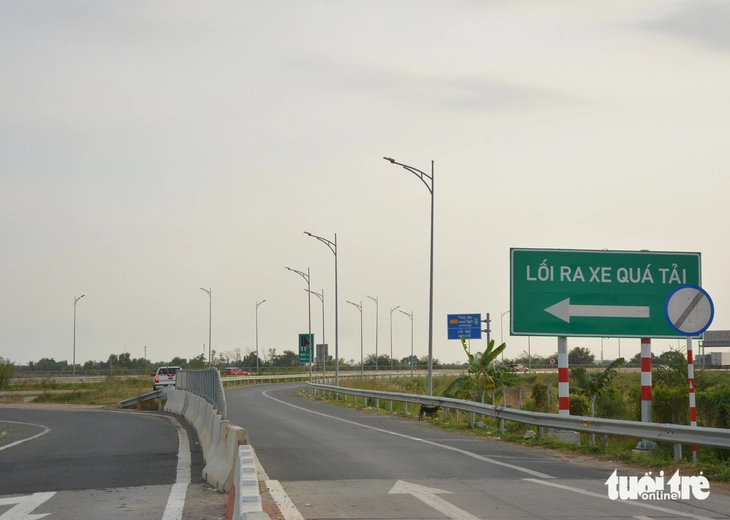 xe quá tải - Ảnh 3.