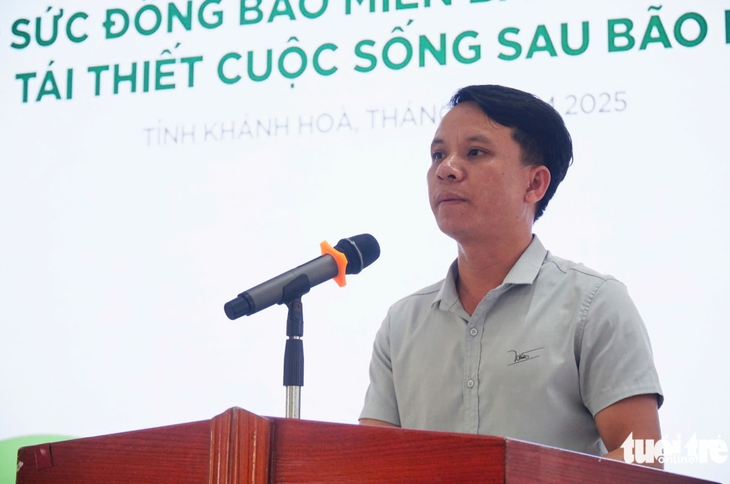 Dân vùng lũ nhận quà tái thiết của Tuổi Trẻ và GREENFEED: Có thêm tiền mua lúa giống cho vụ mùa mới - Ảnh 4.