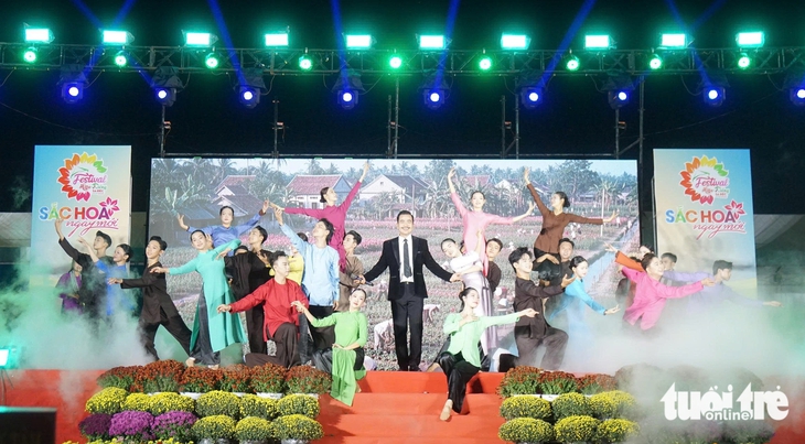 Người dân xúc động xem show thực cảnh tái hiện làng hoa Sa Đéc trăm năm tuổi   - Ảnh 2.