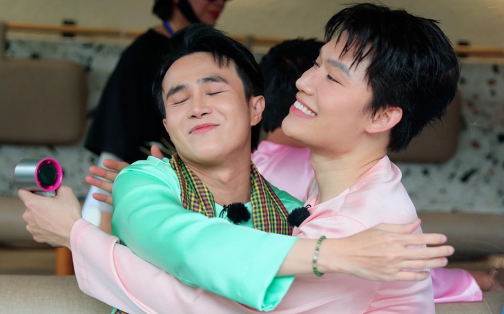 Trấn Thành, Trường Giang vui vẻ mừng Thu Trang ra mắt phim Tết 'Ai Thương ai Mến' - Ảnh 6.