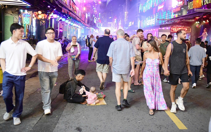 Đánh thức 'mỏ vàng' kinh tế đêm TP.HCM - Kỳ 2: Phải xây dựng không gian kinh tế đêm - Ảnh 3.