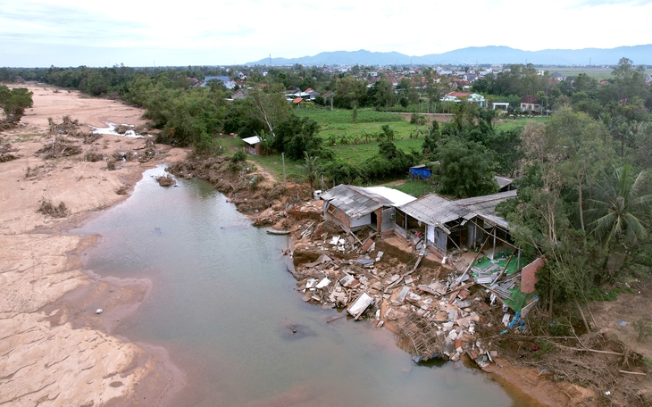 Đại biểu đề nghị cho người dân bị ảnh hưởng bão lũ được vay lãi suất 0 đồng, miễn và hoàn thuế - Ảnh 2.