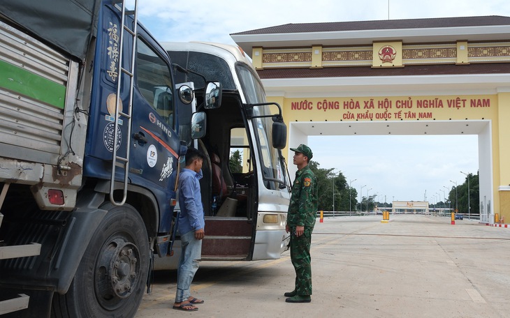 Chính phủ hai nước Việt Nam - Campuchia khai trương cặp cửa khẩu quốc tế Tân Nam - Meun Chey - Ảnh 6.