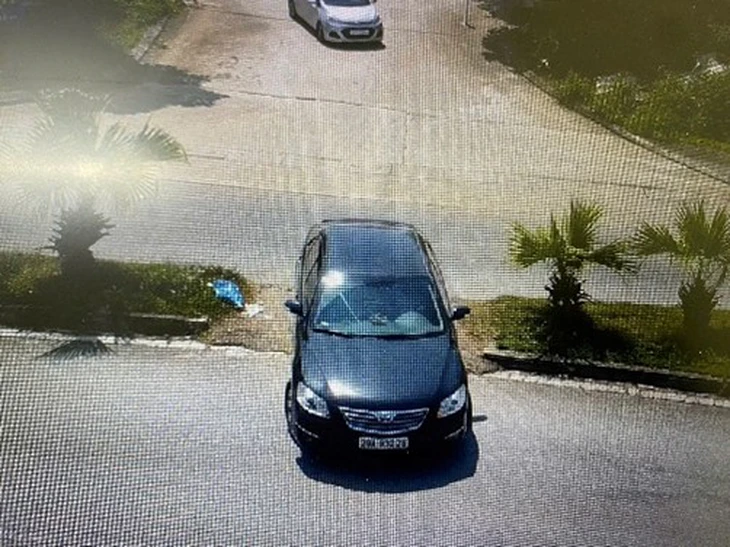 Xác minh nhiều xe tập lái trèo qua dải phân cách cứng - Ảnh 3.