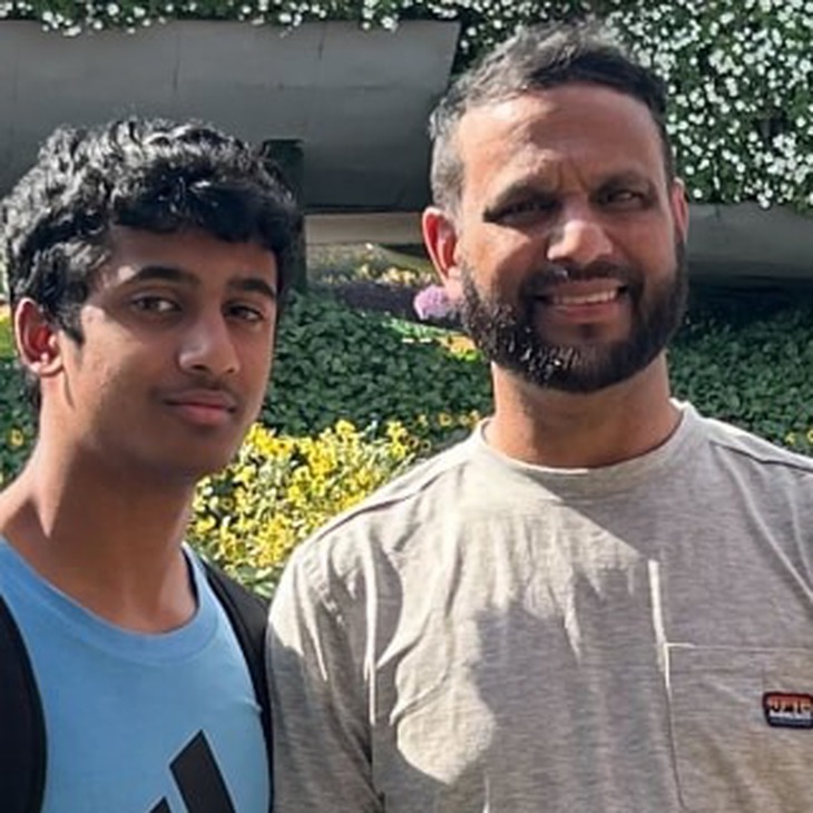 Danh tính cô bé chơi chứng khoán từ năm 13 tuổi - Ảnh 3.