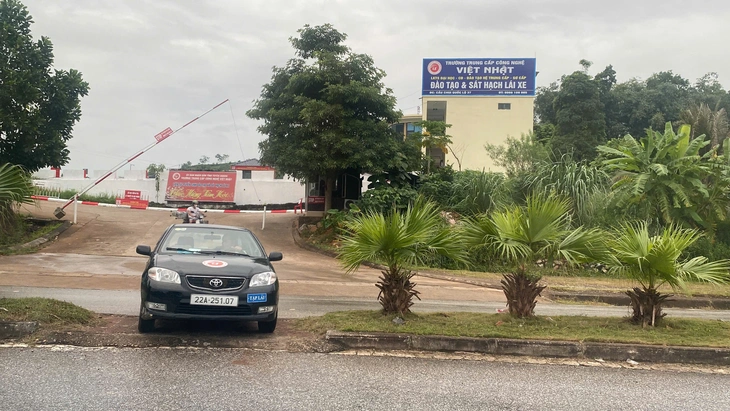 xe tập lái - Ảnh 1.