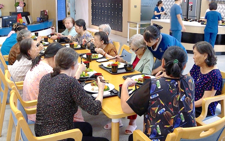 Thiểu cơ làm suy yếu sức khỏe người cao tuổi thế nào? - Ảnh 2.