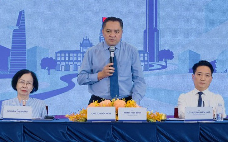 Loạt container hóa chất... mắc kẹt vì luật có hiệu lực nhưng thiếu văn bản hướng dẫn - Ảnh 2.