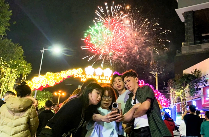 Du lịch Nha Trang - Khánh Hòa rộn ràng dịp Tết dương lịch 2026 - Ảnh 1. Nha Trang - Ảnh 1.