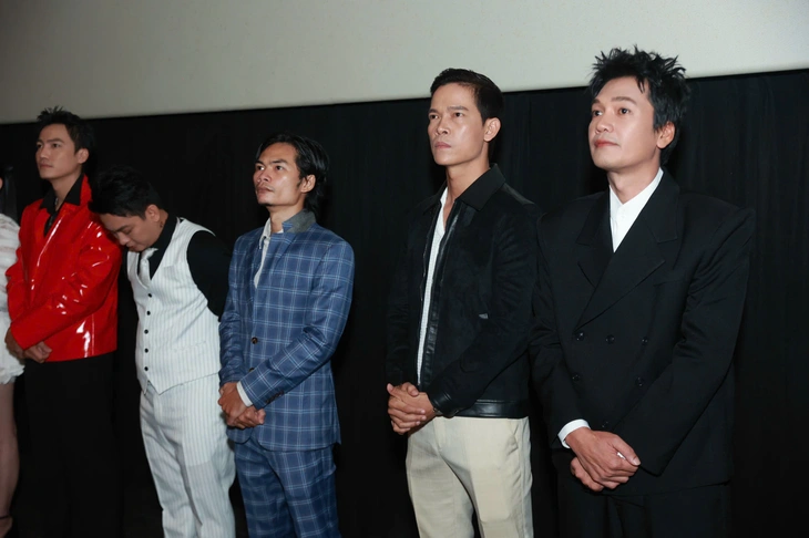 Đau xót khi xem phim về nạn lừa đảo người Việt sang Campuchia - Ảnh 1. Thiên đường máu - Ảnh 1.