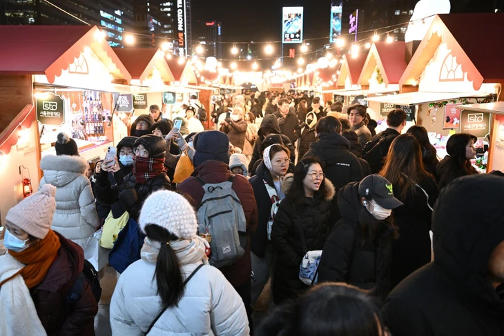 Thế giới cùng bước sang năm mới 2026, pháo hoa bắt đầu ngợp trời - Ảnh 5. thế giới - Ảnh 5.