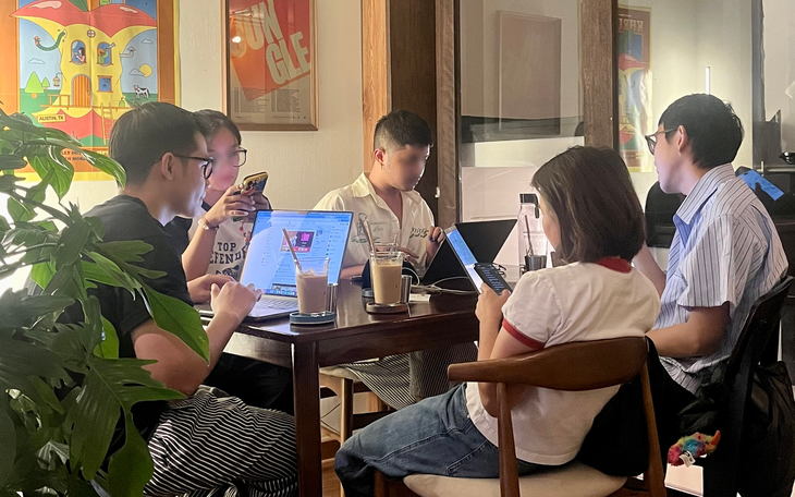 Quán cà phê 'bán chỗ ngồi hơn đồ uống' - Ảnh 3.